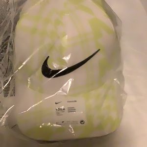 Nike hat unisex